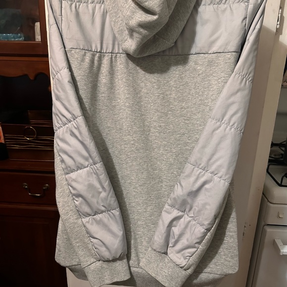 North Face Puffer Grey Pull Over - Picture 3 of 5